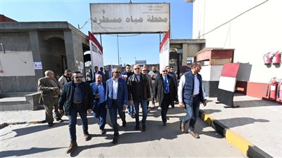 وزير الإسكان يتفقد محطة تنقية مياه الشرب بمسطرد بطاقة تصميمية 950 ألف م3 يومياً