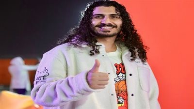 أحمد عصام أحمد الملقب بـ (مستر لايك) يكشف السر وراء ظاهرة الفوود بلوغرز