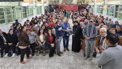  أسرة إجتماع الأنبا إبرام بكنيسة الأنبا انطونيوس بالسويس تحتفل بعيد الميلاد المجيد