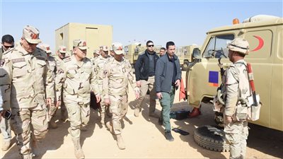 رئيس الأركان يشهد إجراءات تفتيش الحرب لإحدى وحدات المدفعية بالمنطقة المركزية العسكرية