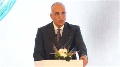 وزير الرى: متابعة المناسيب والتصرفات المائية المارة من السد العالى