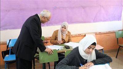 وزير التربية والتعليم ومحافظ الفيوم يتفقدان سير أعمال لجان امتحانات الشهادة الإعدادية بالمحافظة