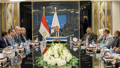 وزير الدولة للإنتاج الحربي يتابع موقف موازنة شركات ووحدات الإنتاج الحربى للعام المالي (2023/2024)