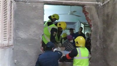 في لفتة إنسانية .. الحماية المدنية بالسويس تستجيب لإستغاثة سيدة مريضة ونقلها لإحدى المستشفيات 