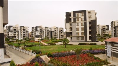 وزير الإسكان يتابع الموقف التنفيذي للمشروعات السكنية بمدينة القاهرة الجديدة