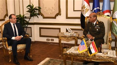 وزير الدفاع والإنتاج الحربى يلتقى منسق الشرق الأوسط وشمال أفريقيا لمجلس الأمن القومى الأمريكى
