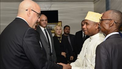 رئيس جزر القمر يستقبل وزير الإسكان ووفد 