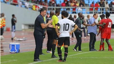 بعد إصابة صلاح.. فيتوريا يستقر رباعي هجوم منتخب مصر أمام الرأس الأخضر