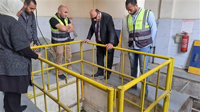 رئيس مياه القناة يتفقد سير العمل بمحطات رفع الصرف بالسويس 