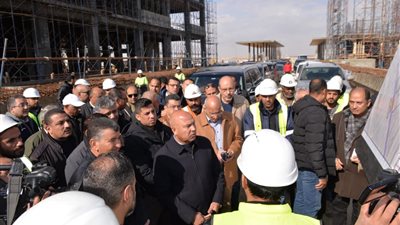 وزير النقل يتفقد مواقع العمل بمشروع الخط الثاني للقطار الكهربائى السريع (أكتوبر /الأقصر / أسوان/ ابوسمبل ) 