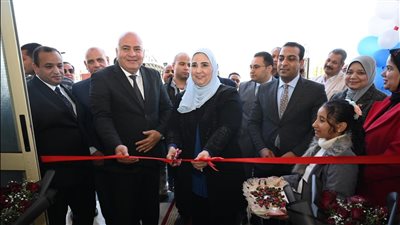 وزيرة التضامن الاجتماعي ومحافظ قنا يفتتحان مجمع خدمات الأسرة والطفولة بقنا الجديدة