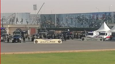 الداخلية تنظم معرض المعدات والتجهيزات بمناسبة عيد الشرطة الـ72.. عروض قتالية لطلاب كلية الشرطة.. استعراض مهارات الكلاب البوليسية وعناصر الفروسية