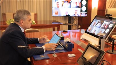 الفريق أسامة ربيع يجتمع مع الأمين العام لغرفة الملاحة الدولية لبحث تطورات الأوضاع في منطقة البحر الأحمر 