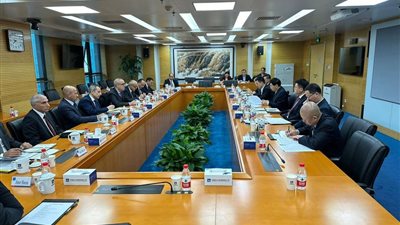 وزير الإسكان يستعرض مع الجهات  المُمولة لمنطقة الأعمال المركزية بالعاصمة الإدارية الموقف المالى والتنفيذى للمشروع