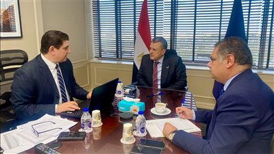  وزير السياحة والآثار يواصل اجتماعاته الدورية لمتابعة تطورات تحسين جانب العرض بالمقصد السياحي المصري 