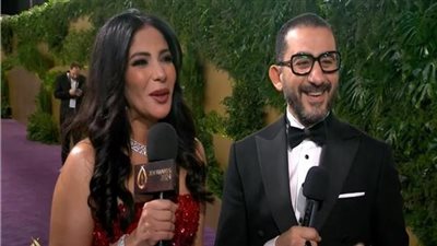 Joy awards.. منى زكي: من غير دعم أحمد حلمي مش هبقى حاجة
