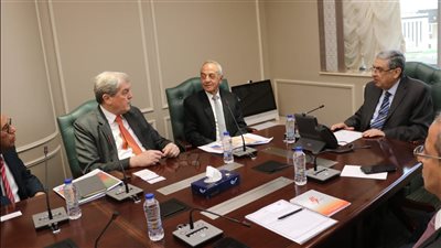 وزير الكهرباء يستقبل  رئيس شركة آى ام الإنجليزية للطاقة IM Power والوفد المرافق له