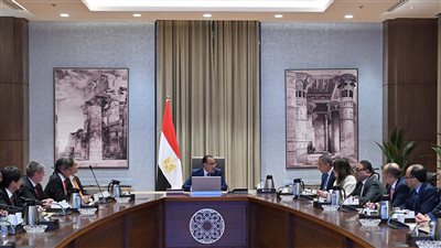 رئيس الوزراء يلتقي وفد الشركة ويؤكد دعمه الكامل للمشروع وتطلعه لزيارته في أقرب فرصة ممكنة