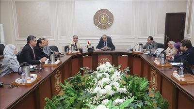 وزير العمل يتابع إجراءات تنفيذ مشروع 