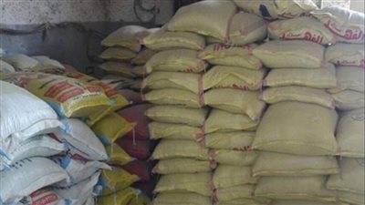 داخل مخزن بدون ترخيص..  ضبط 64 طن أعلاف حيوانية بالإسكندرية