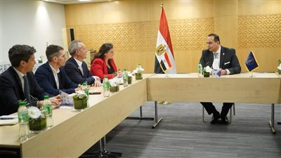 السبكي يبحث التعاون في مجالات الرعاية الصحية مع الجانبين الفرنسي والياباني