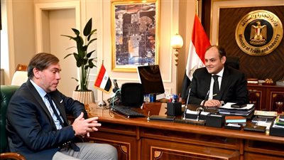 وزير التجارة والصناعة يبحث مع وفد شركة بي اس اتش للأجهزة المنزلية خططها المستقبلية بالسوق المصري 
