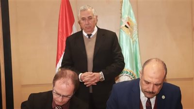 وزير الزراعة يشهد توقيع مذكرة تفاهم بين الوزارة والاتحاد الوطني الفرنسي لمنتجي تقاوي البطاطس 