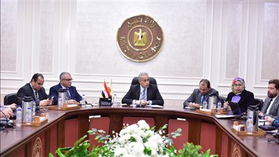 وزير العمل يلتقي مديري مديريات العمل بالمحافظات