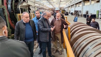 وزير قطاع الأعمال يتفقد أعمال تطوير مصانع شركتي 