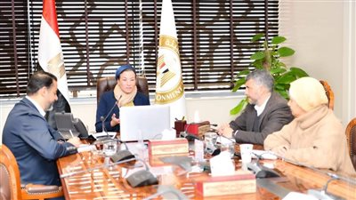 وزيرة البيئة تجتمع بإستشارى لجنة تقييم مشروع دمج التنوع البيولوجي بالسياحة فى مصر