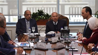 وزيرا النقل وقطاع الأعمال يبحثان التعاون المشترك لتوطين صناعة الاتوبيسات في مصر