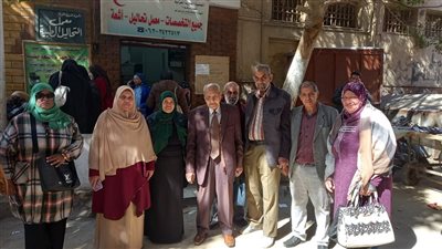 تعليم الكبار بالسويس ينظم قافلة علاجية بالمجان بالجمعية العزمية
