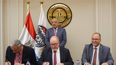  وزير قطاع الأعمال العام يشهد توقيع اتفاقية لإعادة تأهيل شركة الدلتا للأسمدة وتشغيل مصنعى الأمونيا واليوريا
