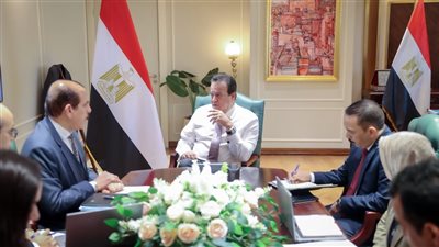 وزير الصحة يوجه بتكثيف الإجراءات الوقائية للاكتشاف المبكر ومنع دخول أي أمراض معدية من الخارج