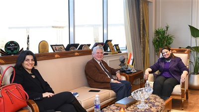 وزيرة الهجرة تستقبل رئيس الغرف التجارية الكندية بالقاهرة لبحث تعزيز التعاون في الترويج للاستثمار في مصر 