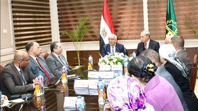 وزير التربية والتعليم ومحافظ القليوبية يعقدان اجتماعًا مع مديرى الإدارات التعليمية بالمحافظة
