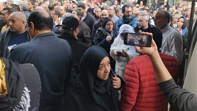 سما إبراهيم بـ الأبيض.. في وداع والدتها أثناء بالإسكندرية