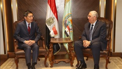 وزير الزراعة يبحث مع سنغافورة التعاون في مجال استنباط أصناف الارز قليل استهلاك المياه والبحوث التطبيقية 