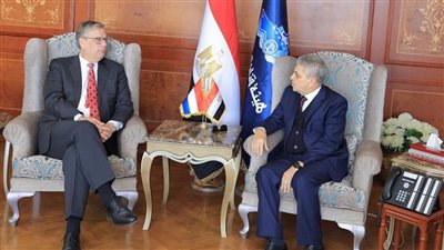 الفريق أسامة ربيع يبحث سبل التعاون مع السفير الهولندي في مجالات التدريب والتحول الأخضر