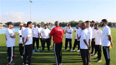 محاضرات نظرية وعملية فى الدورة العربية العسكرية الرابعة لتدريب وتحكيم رياضة الخماسي العسكري بالإمارات 