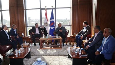 محافظ السويس يستقبل رئيس الهيئة العامة للإستثمار و المناطق الحرة