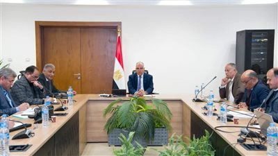 وزير الري يتابع الإستعداد لفترة أقصى الإحتياجات وأعمال تطهيرات الترع والمصارف 