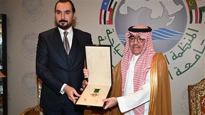 المنظمة العربية للسياحة تمنح الدكتور زياد خلف وسام السياحة العربية من الدرجة الأولى