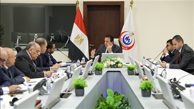 وزير الصحة يوجه بإدراج مبادرة الألف يوم الذهبية ضمن الهيكل التنظيمي لعمل الوزارة 