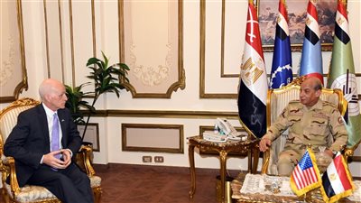 وزير الدفاع والإنتاج الحربى يلتقى وفداً من مجلس النواب الأمريكى