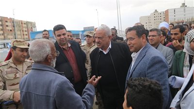 محافظ السويس وقيادة المحافظة يتفقدون أعمال التطوير بمدينة الإيمان