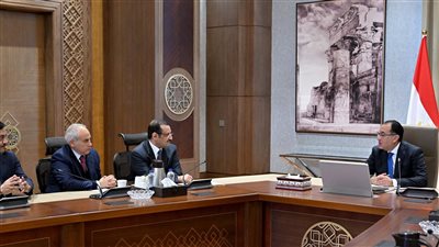 رئيس الوزراء يلتقي رئيس مجلس إدارة الشركة المصرية- الكويتية القابضة