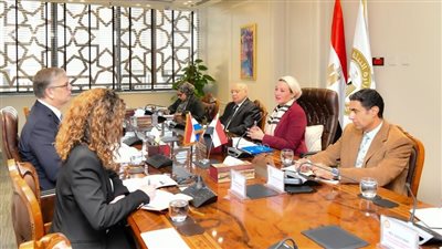 وزيرة البيئة تبحث مع السفير الهولندي بالقاهرة سبل التعاون الثنائي في الاستثمار البيئي والمناخي