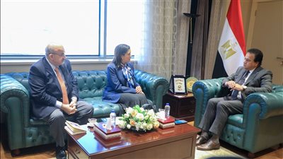 وزير الصحة يستقبل المدير الإقليمي لمنظمة الصحة العالمية بالشرق الأوسط وممثل المنظمة لدى مصر لبحث سبل التعاون المشترك
