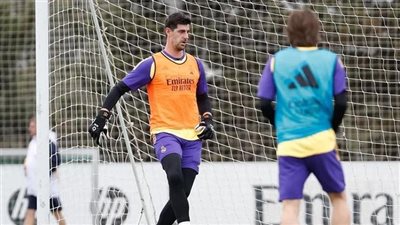 بعد غياب 195 يوما.. كورتوا يعود لتدريبات ريال مدريد الجماعية